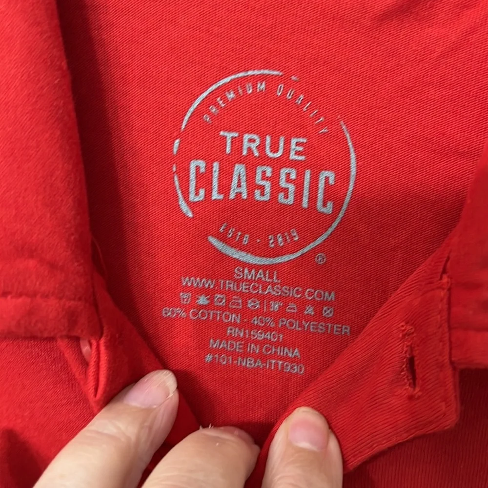 TRUE CLASSIC red polo size small 60% cotton 40% polyester. - Picture 2 of 3